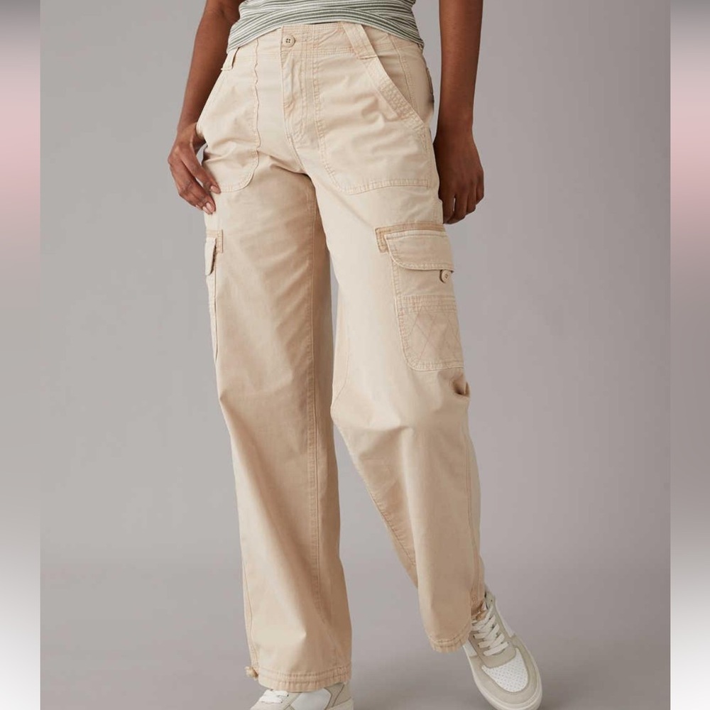 American Eagle Outfitters Women's Cream Baggy Jogger Pants